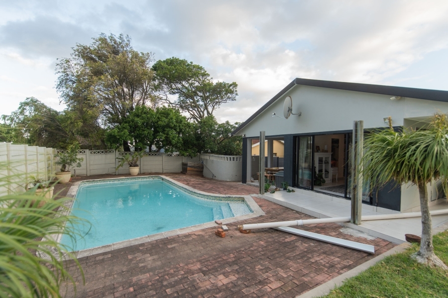 5 Bedroom Property for Sale in Lovemore Heights Estate Eastern Cape